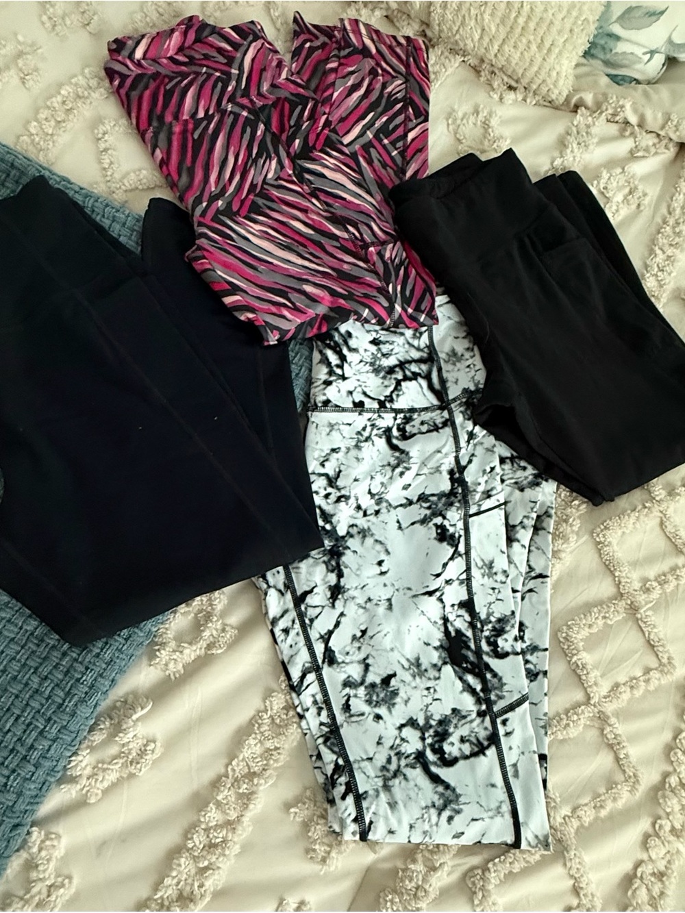 Women’s set of 4 yoga Active Leggings -